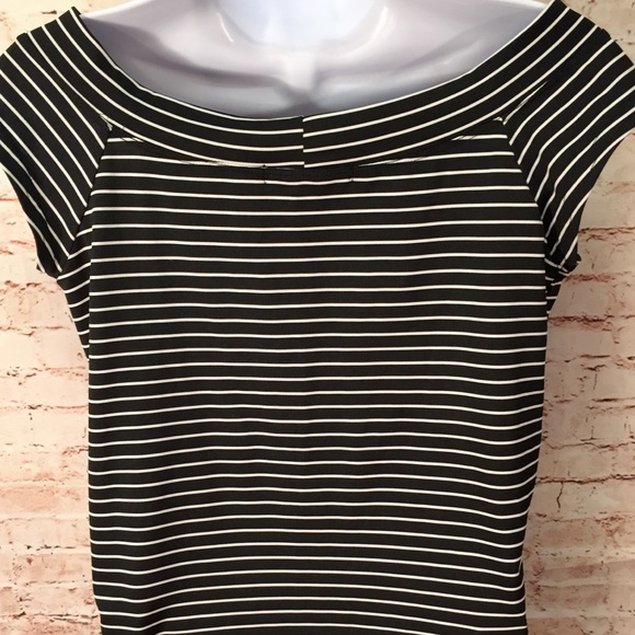 🎉🎉HP!! 7/19!🎉🎉Peace On Earth Maternity Top - Picture 6 of 6